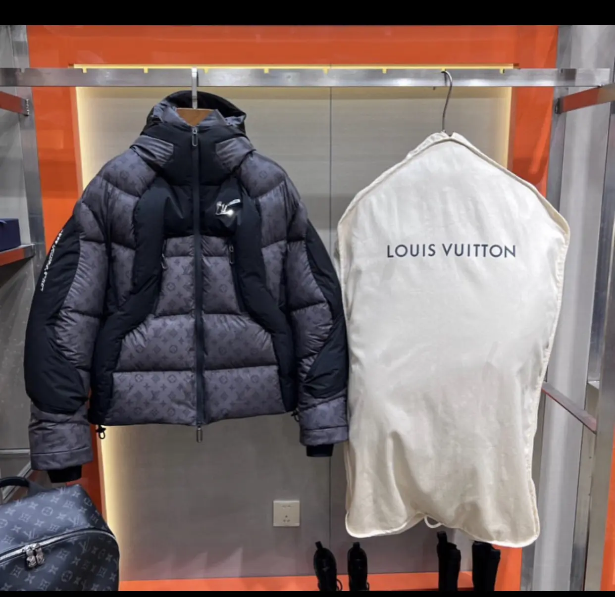 Louis Vuitton LOUIS VUITTON Coat Jacket Logo 2054 HEAT REACTIVE PUFFER