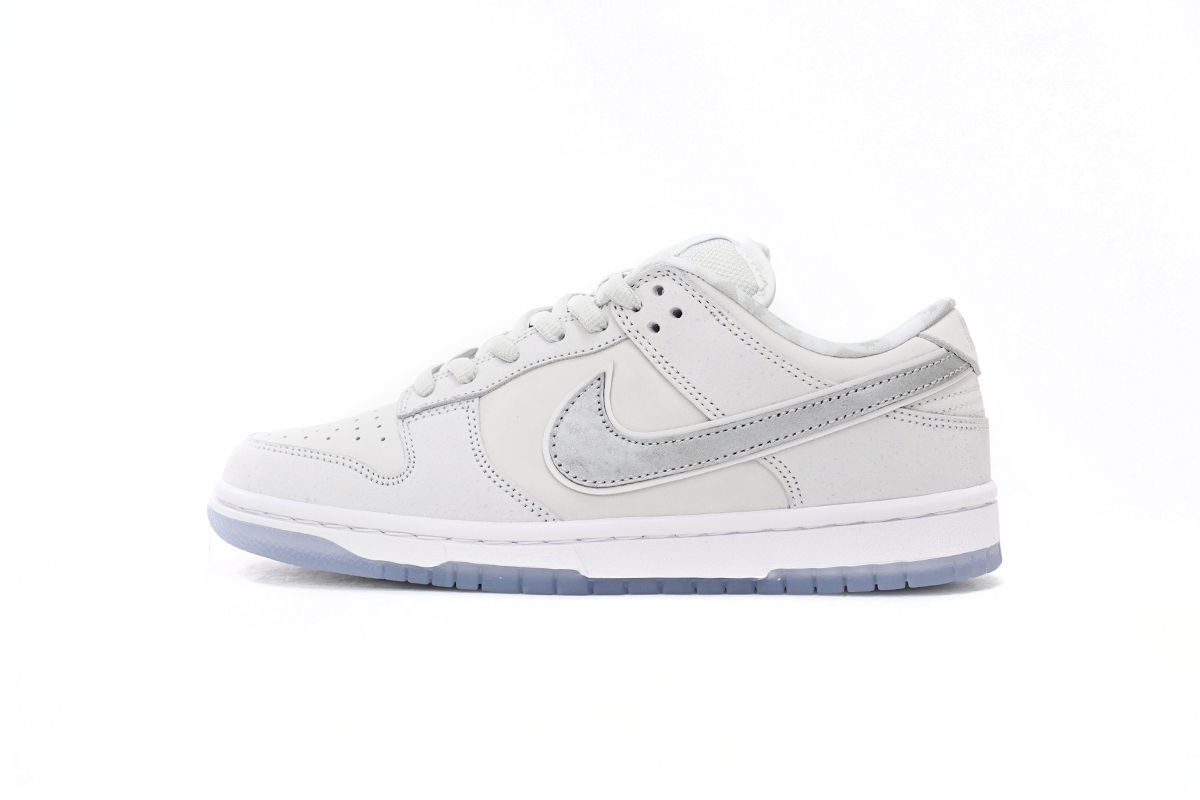 CONCEPTS × Nike Dunk SB Low ’White Lobster