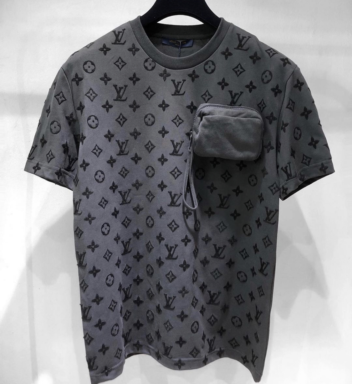 LOUIS VUITTON GREY METAL HOOK & LOOP T-SHIRT