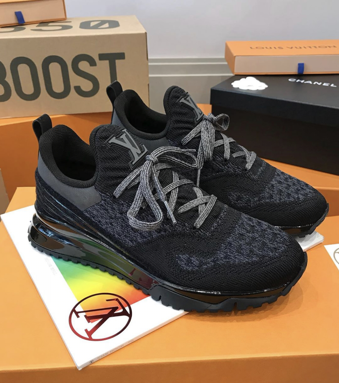 LOUIS VUITTON TRIPLE BLACK SNEAKER