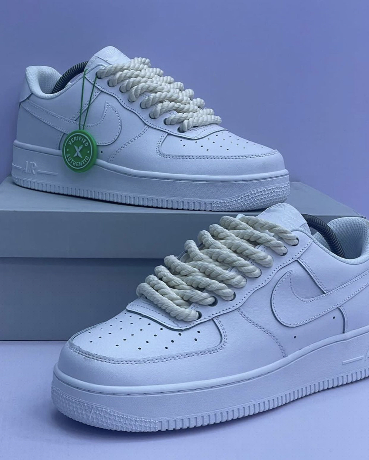 NIKE AIR FORCE 1