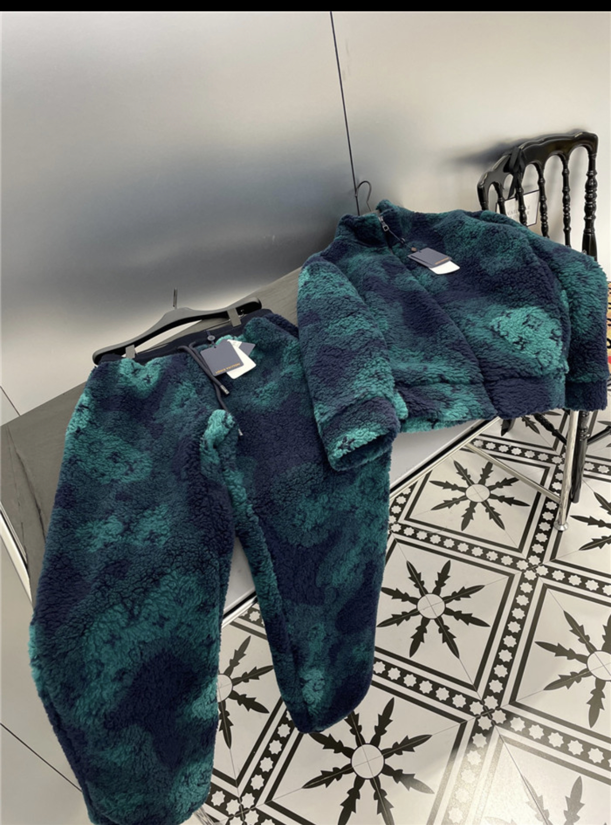 LOUIS VUITTON MONOGRAM CAMO FLEECE SET