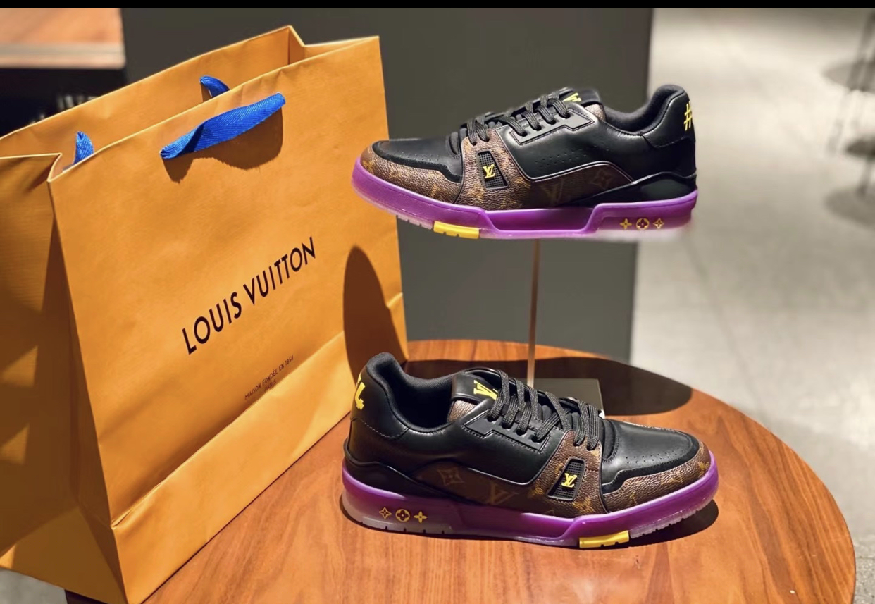 LOUIS VUITTON BLACK AND BROWN SNEAKERS