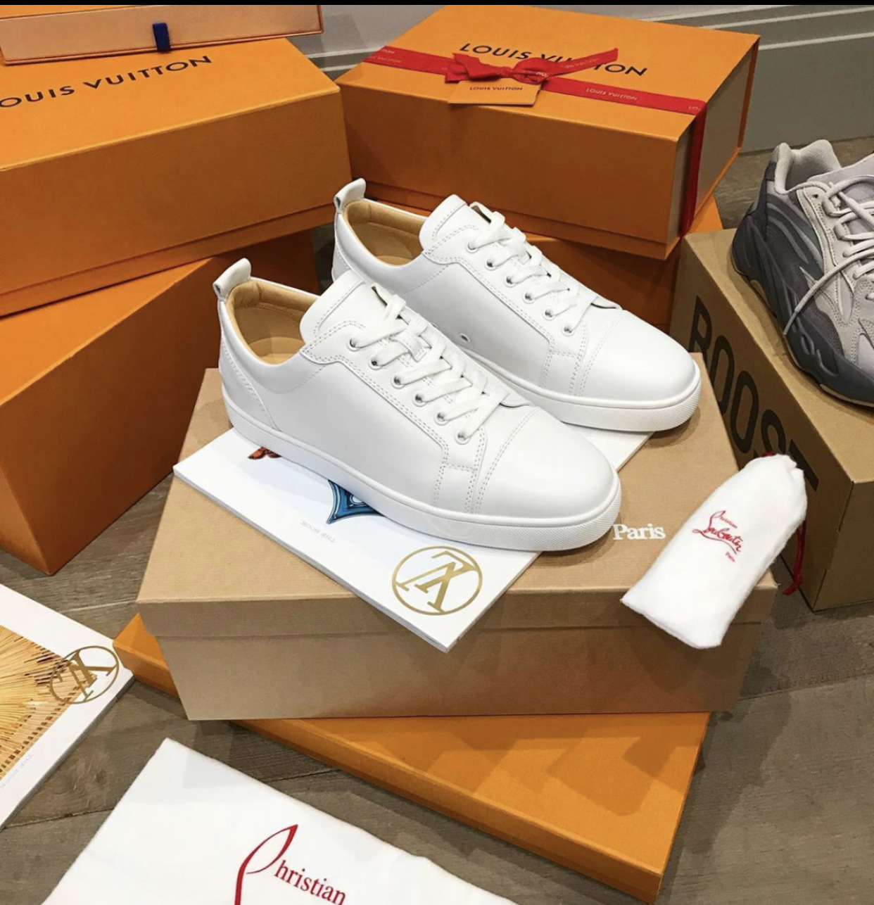 WHITE LOUBOUTIN SNEAKERS