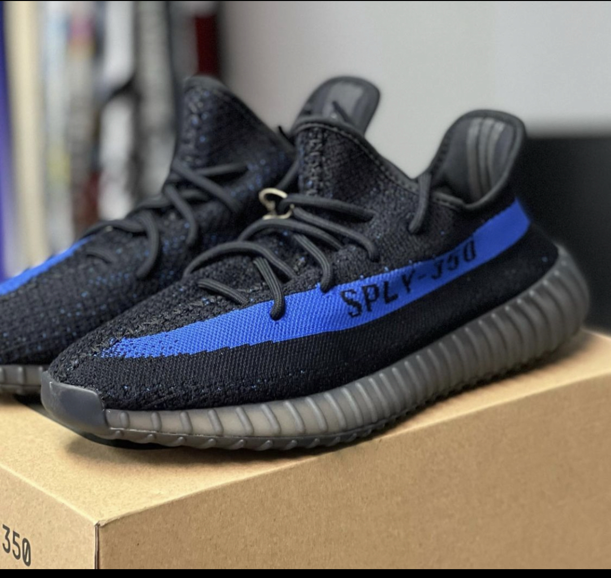 YEEZY 350 V2 DAZZLING BLUE