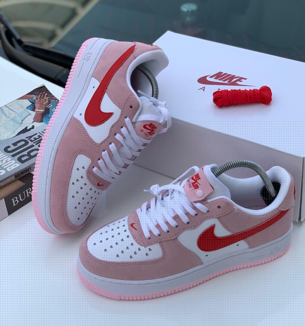 NIKE AIR WHITE AND RED