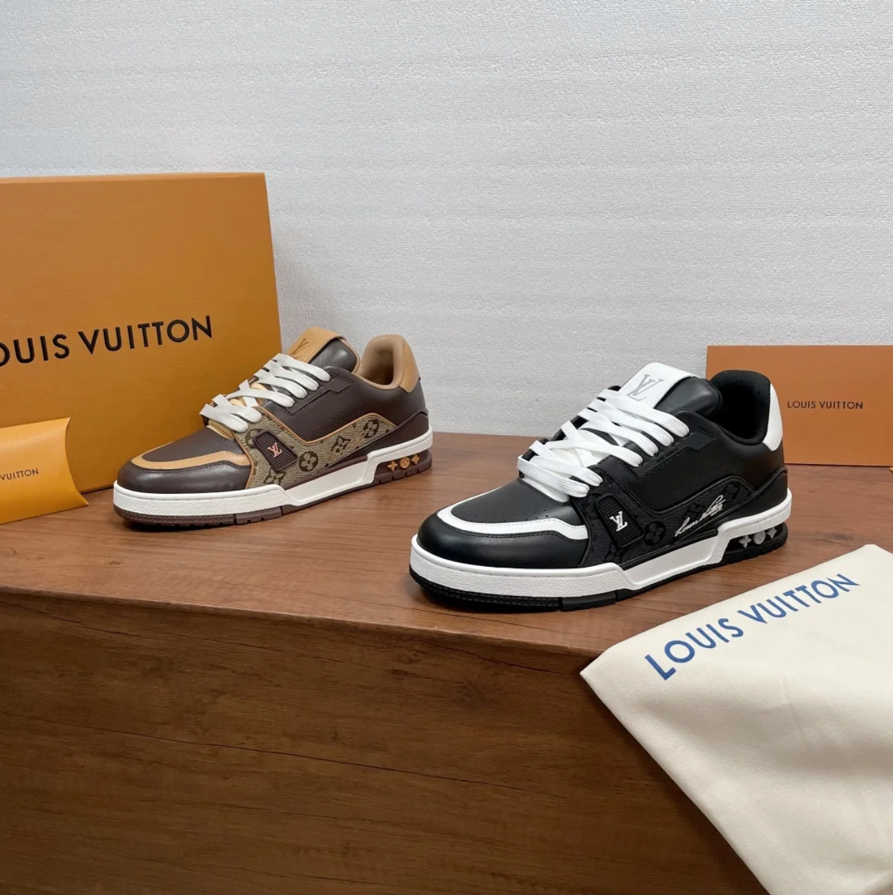 Louis Vuitton #54 signature Sneaker